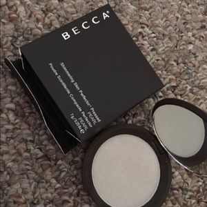 Becca hilighter in pearl